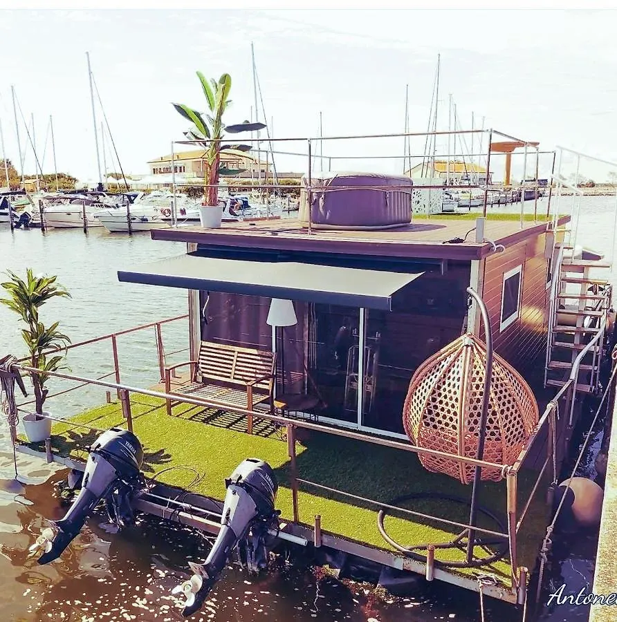 Floating Home Delta Del Po Porto Viro Botel